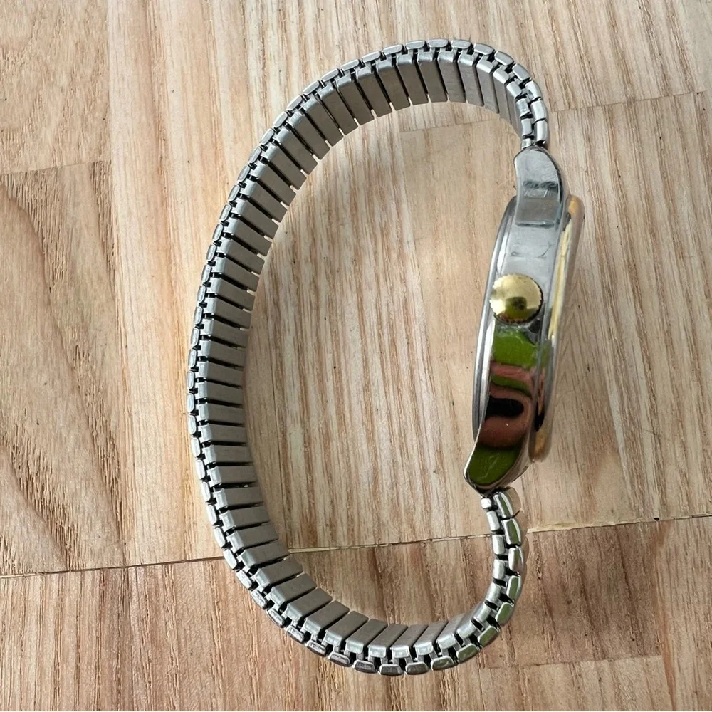 Viewpoint by Timex ladies two toned bracelet  watch NEW BATTERY